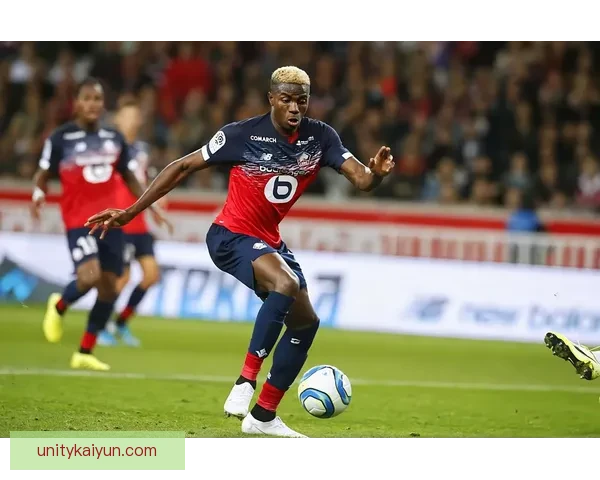 新赛季热门球衣展示，球迷热情高涨，关注度逐渐提升